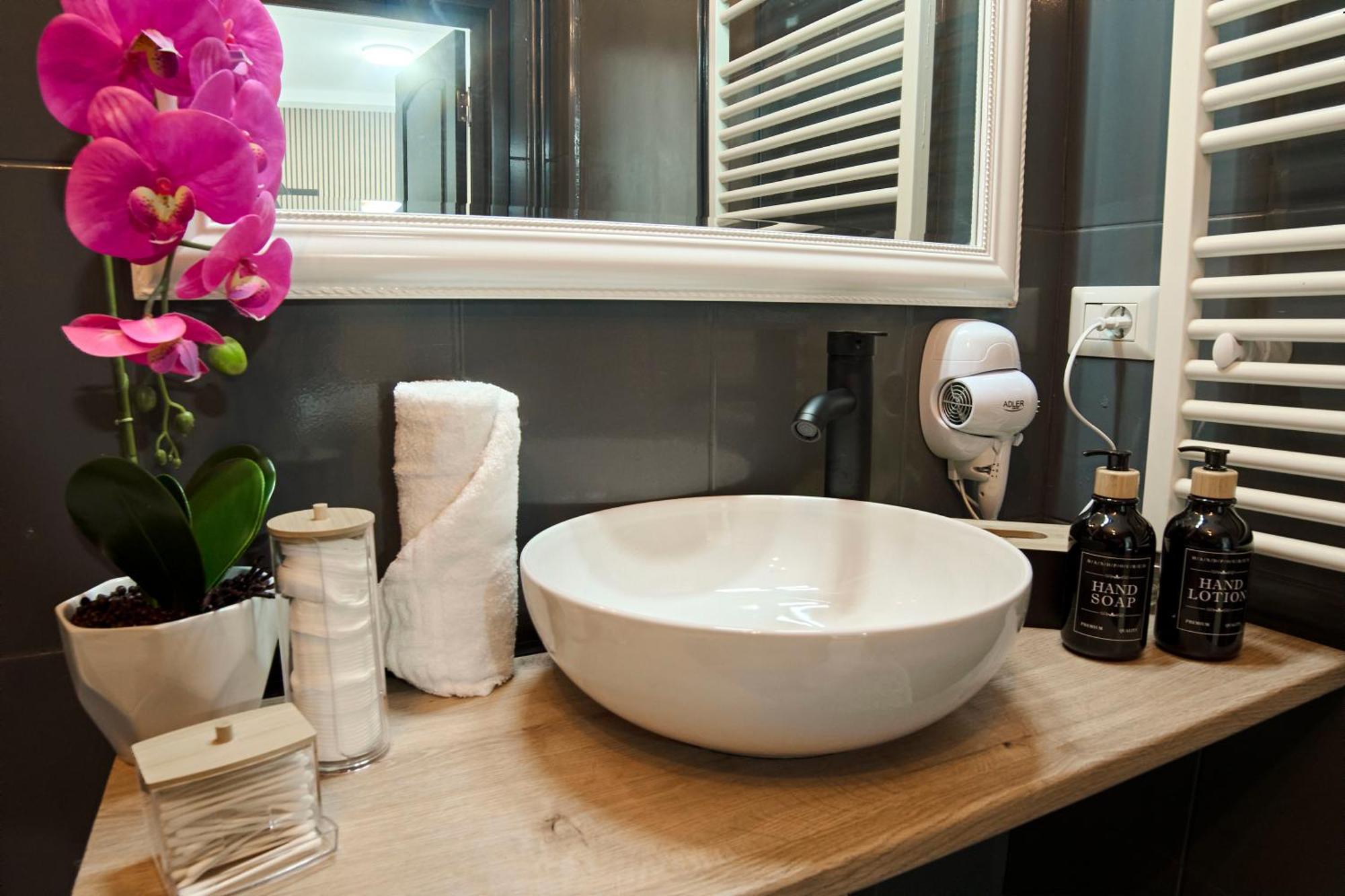 Dona Premier Suites Boekarest Buitenkant foto